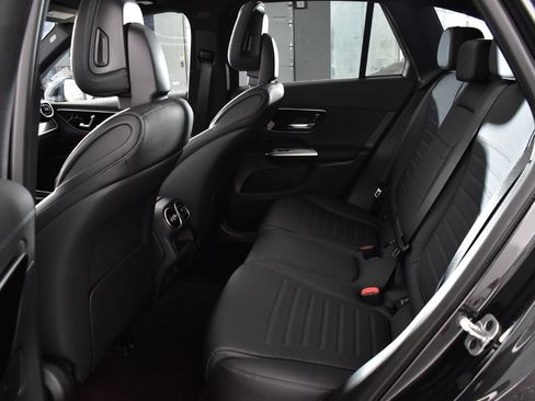 Used 2026 Mercedes-Benz GLC 300 4MATIC image 30