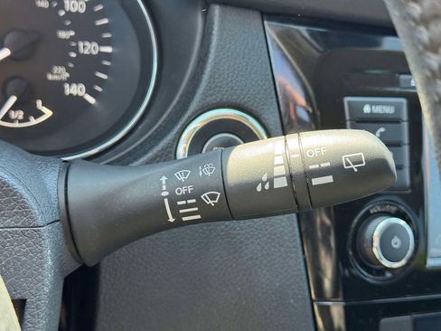 Used 2020 Nissan Rogue SV AWD/4WD image 22