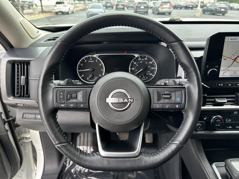 Used 2022 Nissan Pathfinder SL w/ SL Premium Package AWD/4WD image 18