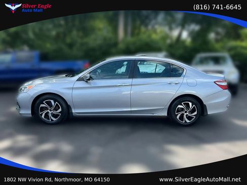 Used 2016 Honda Accord LX image 2