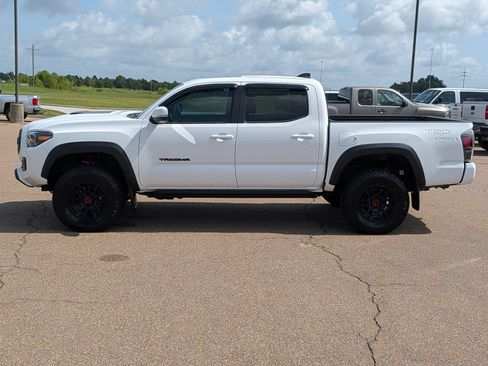 Used 2022 Toyota Tacoma TRD Pro AWD/4WD image 2