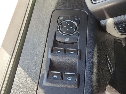 Used 2019 Ford F150 XLT w/ Equipment Group 302A Luxury AWD/4WD image 18