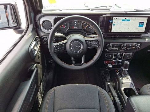 Used 2024 Jeep Wrangler Unlimited Sport AWD/4WD image 11