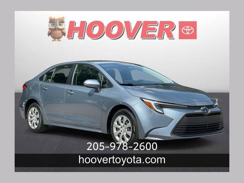 Used 2025 Toyota Corolla LE FWD image 1
