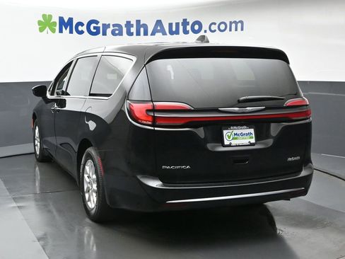 Used 2024 Chrysler Pacifica Touring-L FWD image 24