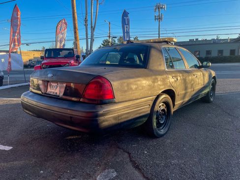 Used 2008 Ford Crown Victoria Police Interceptor image 5