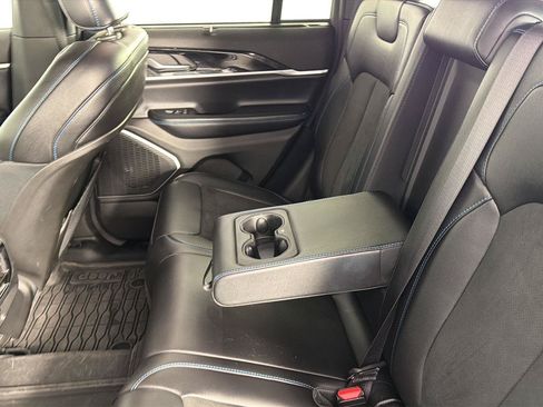 Used 2023 Jeep Grand Cherokee Trailhawk w/ Advanced Protech Group II AWD/4WD image 23