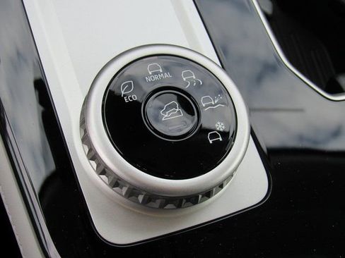 New 2026 Mitsubishi Outlander SE image 20