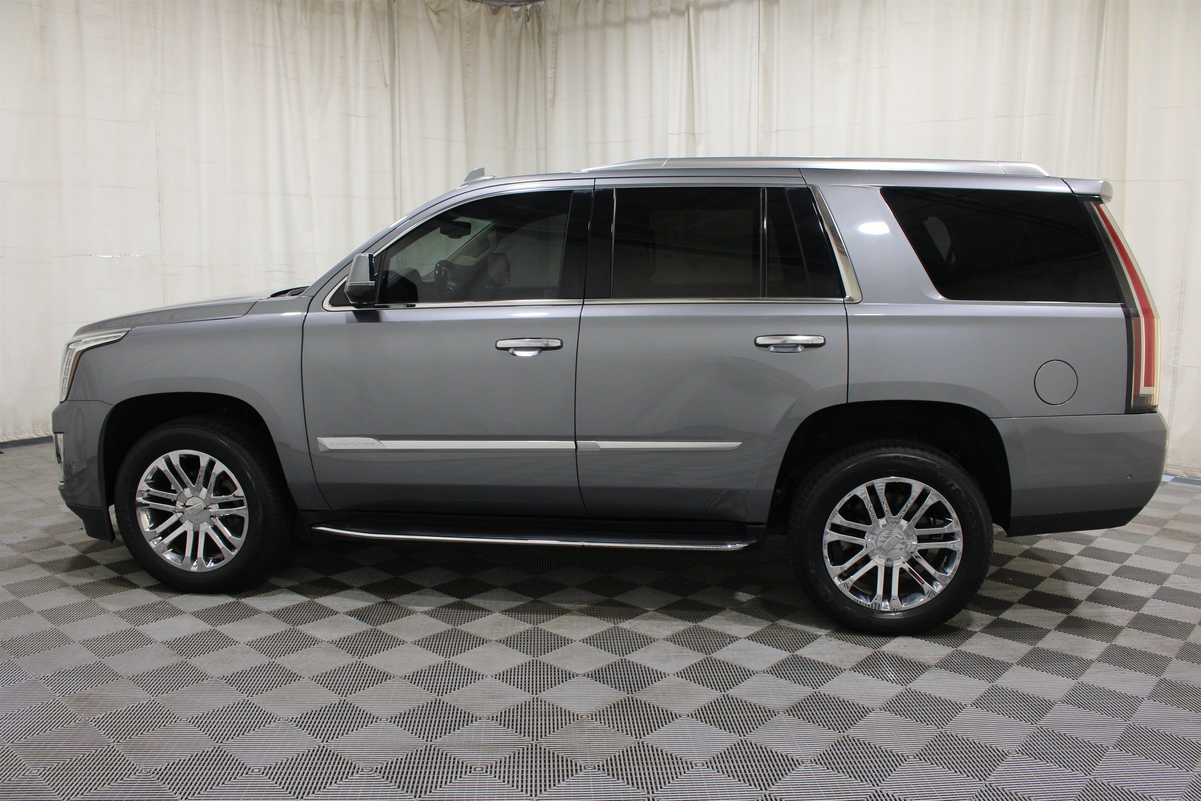 Used 2019 Cadillac Escalade Platinum Sport AWD/4WD image 34