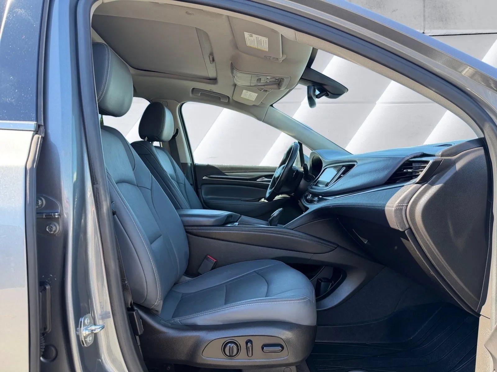 Used 2019 Buick Enclave Premium w/ Experience Buick Package FWD image 10