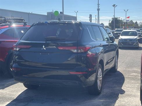 Used 2024 Mitsubishi Outlander ES image 5