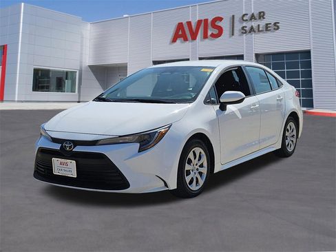 Used 2025 Toyota Corolla LE image 1