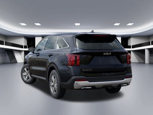 New 2025 Kia Sorento LX image 4