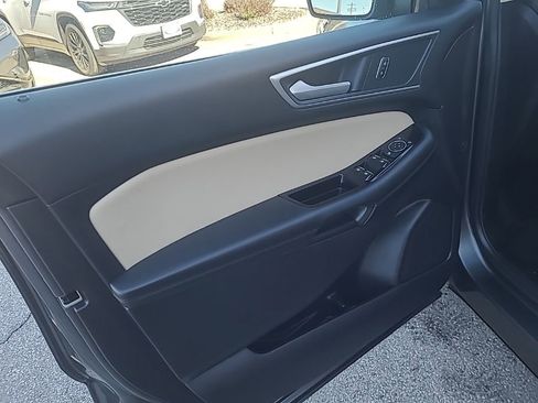 Used 2019 Ford Edge SEL w/ Equipment Group 201A FWD image 12