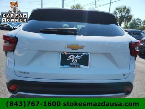 Used 2024 Chevrolet Trax LT w/ Sunroof Package FWD image 9