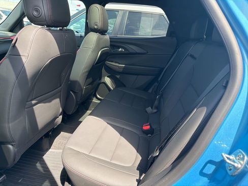 Used 2025 Chevrolet TrailBlazer RS w/ Convenience Package image 9