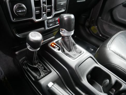 Used 2020 Jeep Wrangler Unlimited Sahara image 24