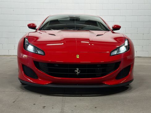 Used 2020 Ferrari Portofino RWD image 9