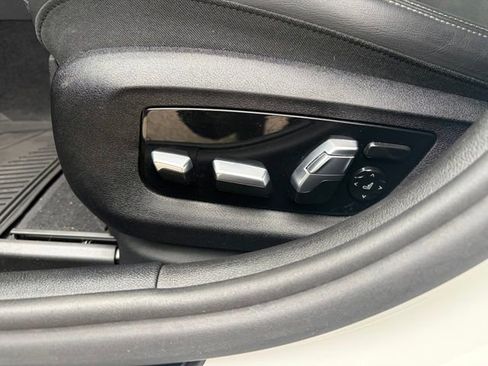 Used 2022 BMW M550i xDrive w/ Executive Package image 20