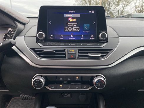 Used 2024 Nissan Altima 2.5 SR image 11