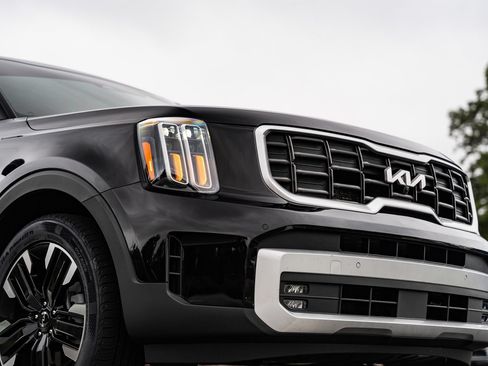 Used 2024 Kia Telluride SX FWD image 9