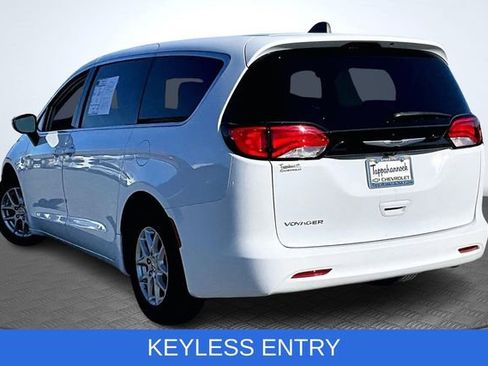 Used 2024 Chrysler Voyager LX image 5