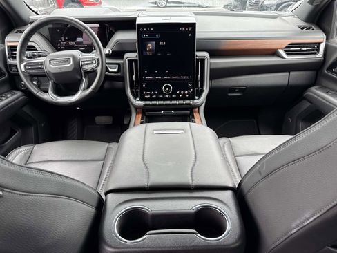 Used 2025 GMC Yukon Denali image 16