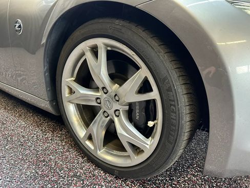 Used 2009 Nissan 370Z Touring w/ Sport Pkg image 25