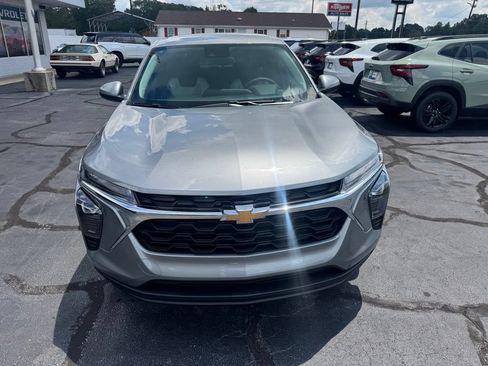 New 2026 Chevrolet Trax LS w/ LS Convenience Package FWD image 13