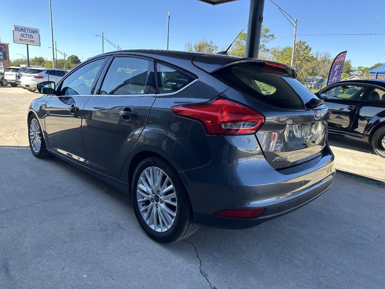 Used 2016 Ford Focus Titanium FWD image 6