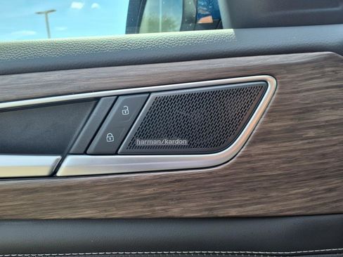 Certified 2025 Volkswagen Atlas SEL Premium R-Line image 21