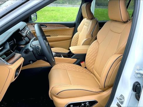 New 2025 Jeep Grand Cherokee L Summit image 10