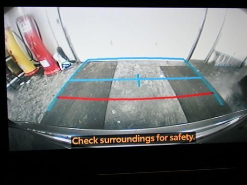 Used 2023 Toyota Highlander XLE image 17