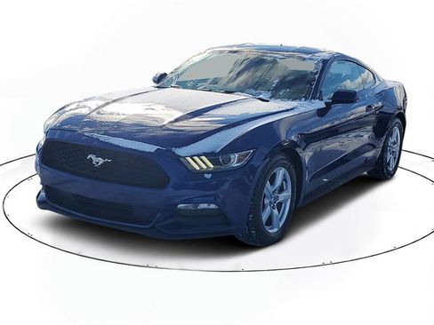 Used 2015 Ford Mustang Coupe image 2