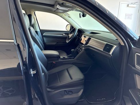Used 2023 Volkswagen Atlas SEL AWD/4WD image 37