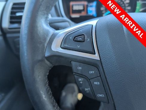 Used 2016 Ford Fusion SE w/ Equipment Group 202A image 19