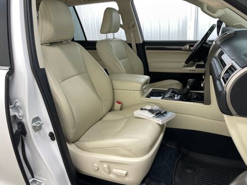 Used 2020 Lexus GX 460 Luxury w/ Accessory Package AWD/4WD image 47