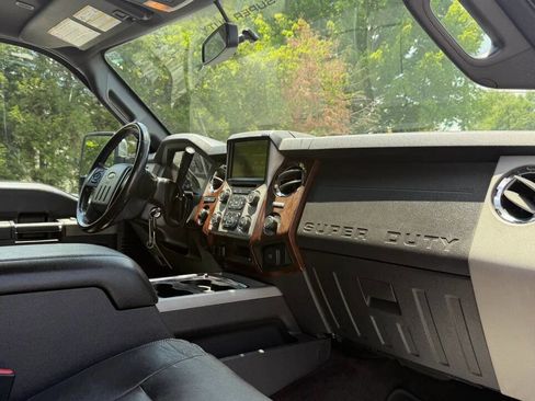 Used 2015 Ford F250 Lariat w/ Chrome Package AWD/4WD image 28