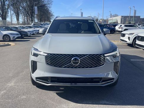 New 2026 Volvo XC90 B5 Core image 2