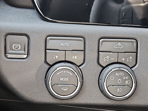 New 2026 Chevrolet Silverado 1500 RST AWD/4WD image 19