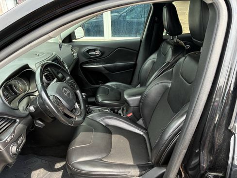 Used 2020 Jeep Cherokee Latitude Plus FWD image 6
