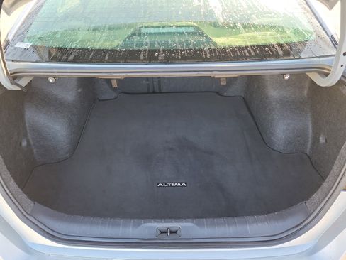 Used 2024 Nissan Altima 2.5 SV image 11