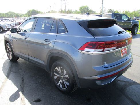 Used 2024 Volkswagen Atlas Cross Sport SE AWD/4WD image 8