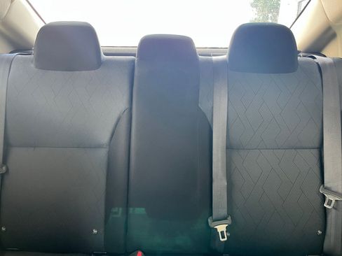 Used 2025 Nissan Versa SV image 38