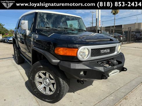 Used 2014 Toyota FJ Cruiser 4WD w/ Upgrade Package image 1