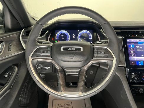 Used 2024 Jeep Grand Cherokee L Limited w/ Luxury Tech Group II image 15