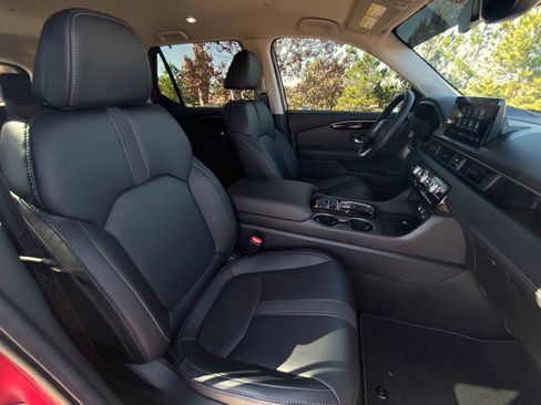 Used 2025 Honda Pilot EX-L image 13