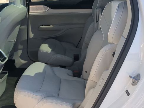 Used 2025 Volvo EX90 Ultra AWD/4WD image 18