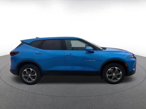 Used 2025 Chevrolet Blazer LT FWD image 16