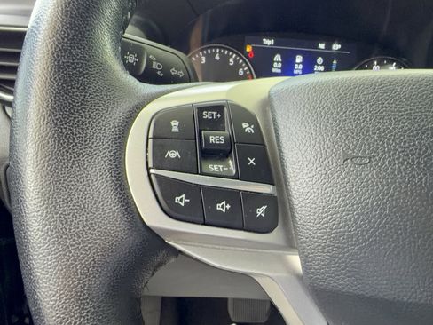 Certified 2022 Ford Explorer XLT w/ Equipment Group 202A RWD image 27